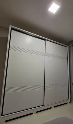 Guarda Roupas Branco Grande Portas de Correr 100% MDF Alumínio e Gavetas Telescópicas