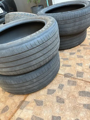 Pneu (usado) Michelin 255/45 R20 (aro 20)