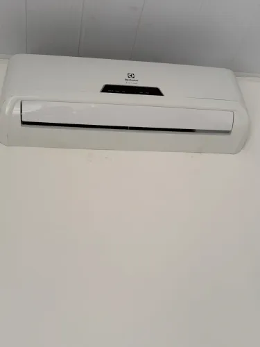 Ar-Condicionado Electrolux 9.000 BTUs Split - Funcionando Perfeitamente