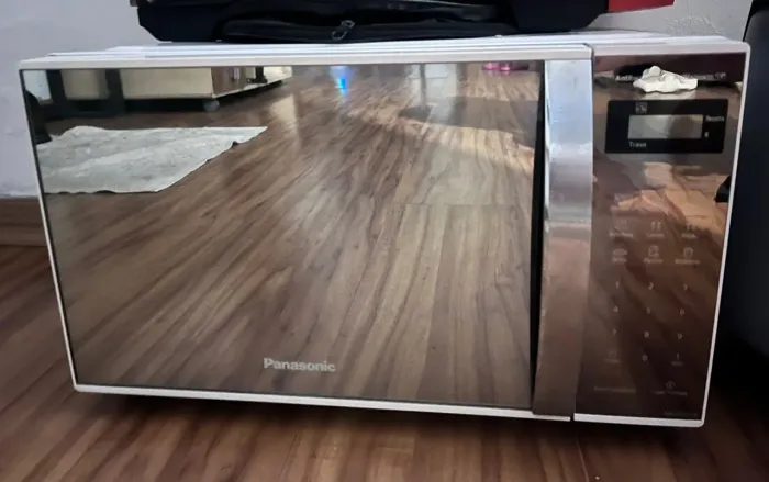 Micro-ondas Panasonic seminovo 21l