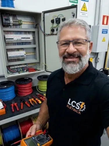 Eletricista predial e residencial. Instalação, manutenção e reparos.