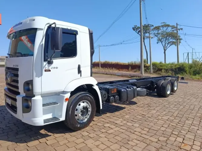 VW 24-250 Constellation chassi de 10,40 mts