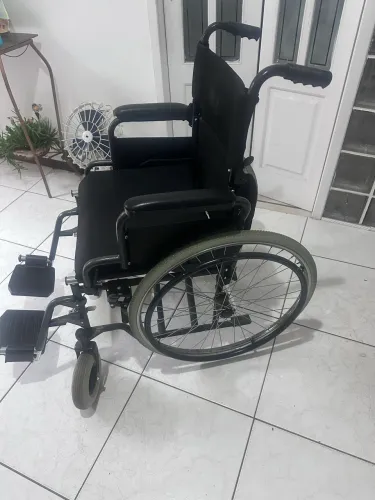 Cadeira de rodas dobrável 