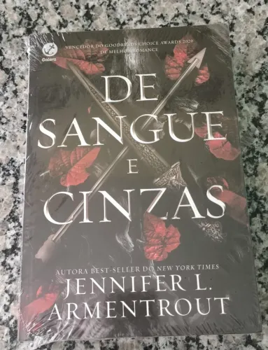 Livro: De sangue e cinzas (lacrado)