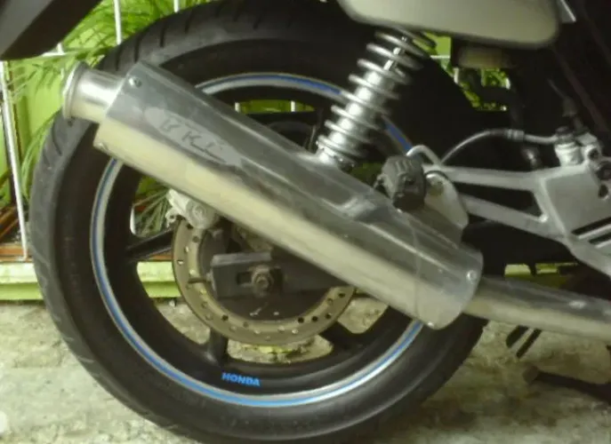 CB 500 *DESCARGA ESPORTIVA  CROMADO 