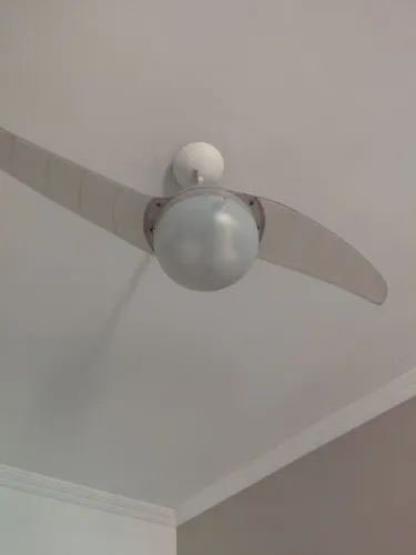 3 ventiladores de teto residencial