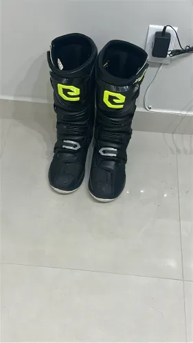 Bota de trilha elevert