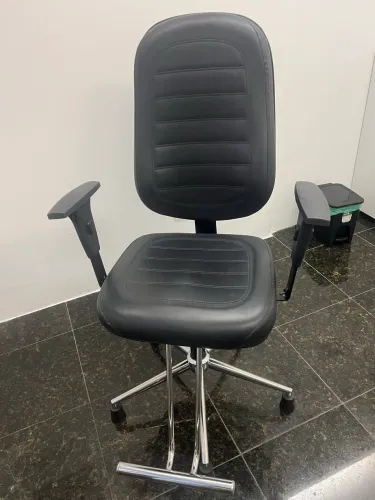 Cadeira multifuncional consultório 