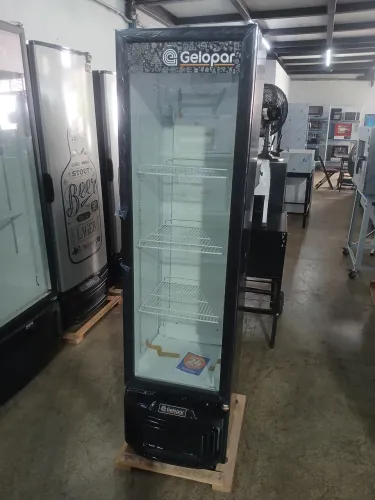 Refrigerador/Expositor Vertical Gelopar GPTU-230