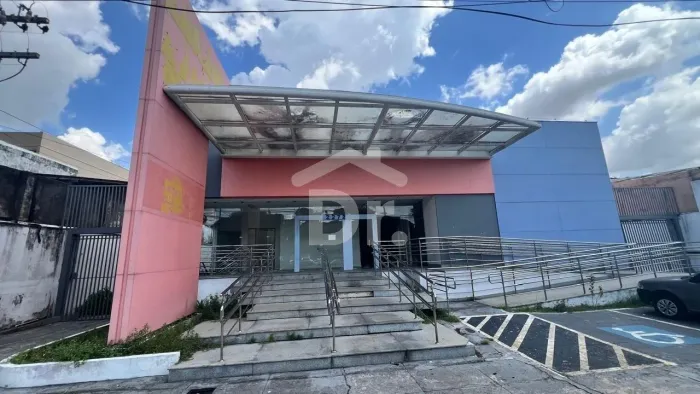 Imóvel Comercial para Locação no Bairro Marco em Belém-PA: 25 vagas de garagem e 1.500m² d
