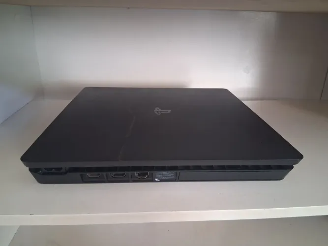 PS4 SLIM 500GB DOIS CONTROLE E CARREGADOR