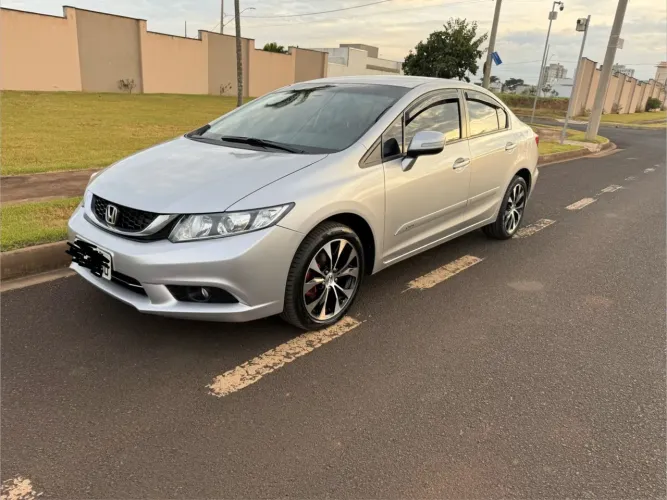 Honda Civic Sedan LXR 2.0 Flexone 16V Aut. 4P 2016