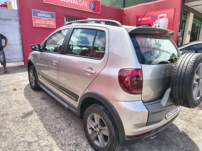 Volkswagen Crossfox 1.6 MI Total Flex 8V 5P 2012