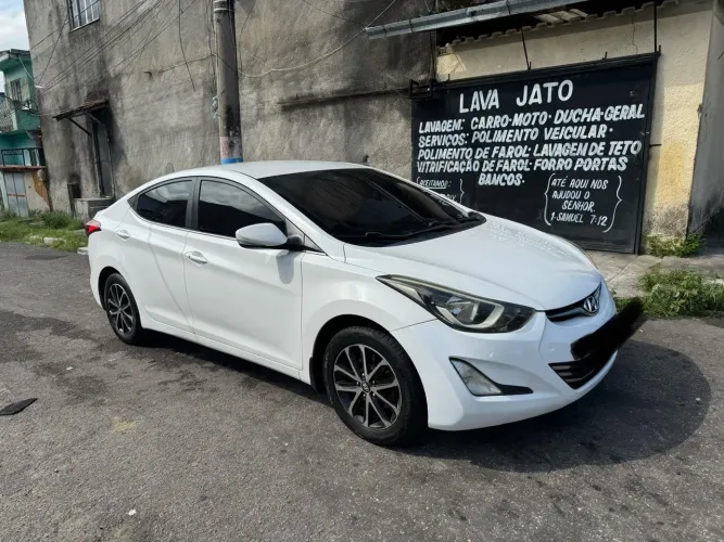 Hyundai Elantra GLS 2.0 16V Flex Aut. 2015