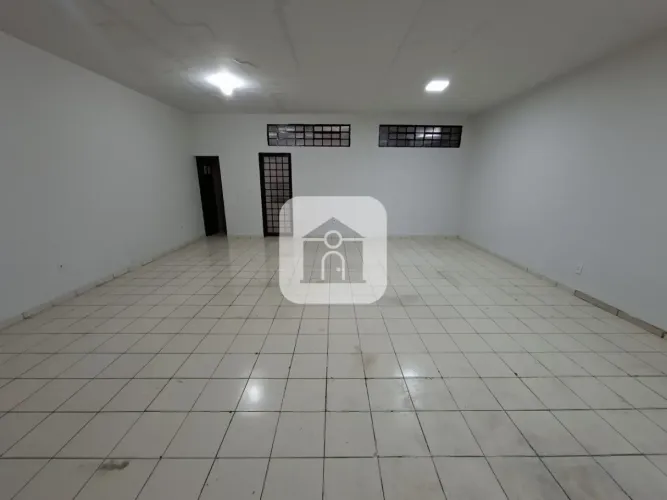 Cômodo para locação no bairro Martins