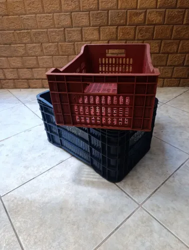 Caixas plásticas resistentes feirante/hortifruti