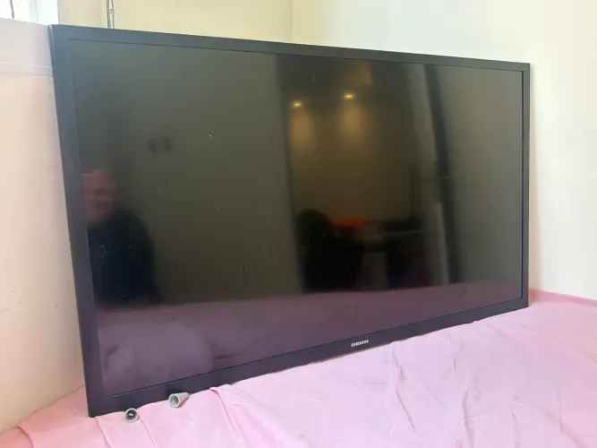 TV SAMSUNG 32 polegadas - olhar a descrição