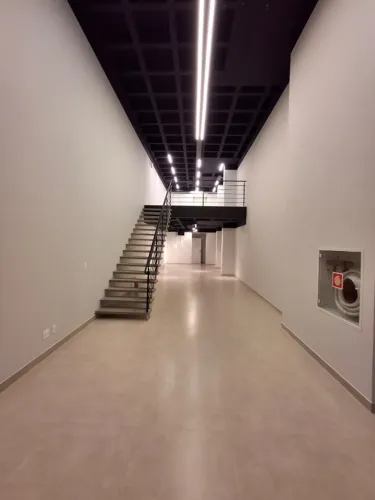 Locação Comercial - Sala com 145m² e 4 vagas - Balneário Camboriú