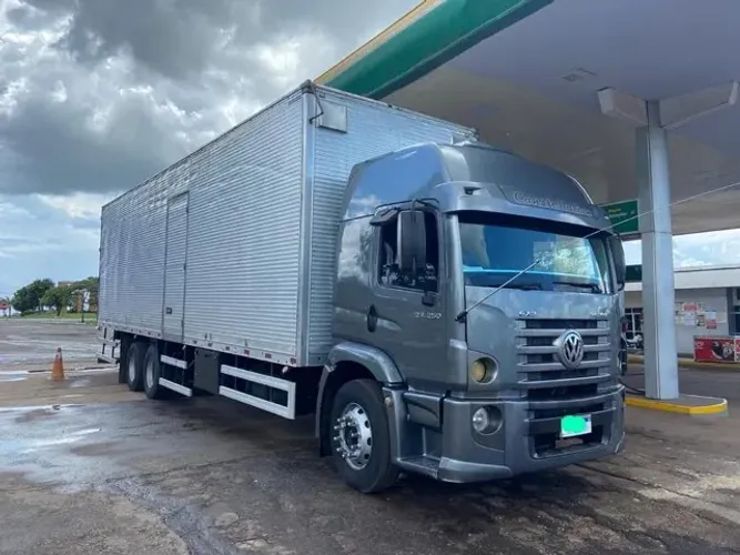 Vw constellation 24250 6x2 bau 2011