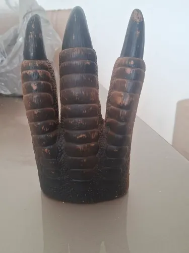 Luva de dinossauro para criança