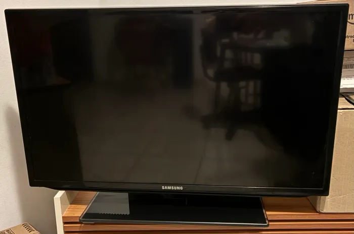 TV Samsung Smart TV LED 32 Full HD - Modelo UN32EH5300GXZD (COM DEFEITO)