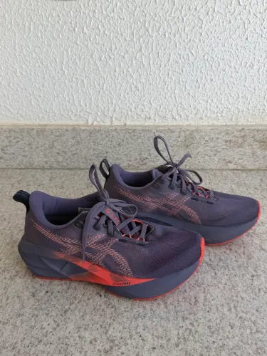 TÊNIS ASICS NOVABLAST 5 FEMININO ROXO