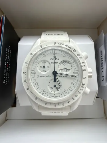Omega x Swatch MoonSwatch Snoopy Branco - Novo, Nunca Usado