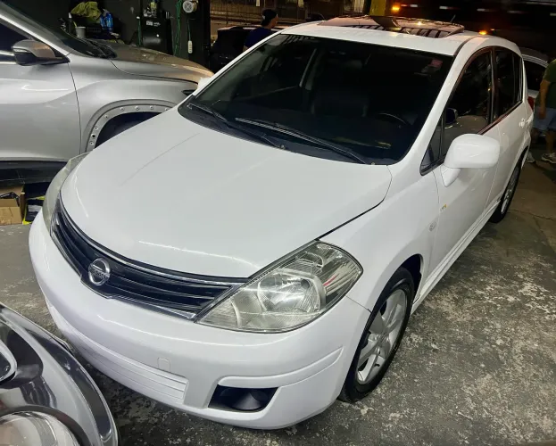 Nissan Tiida SL 1.8/1.8 Flex 16V Aut. 2013