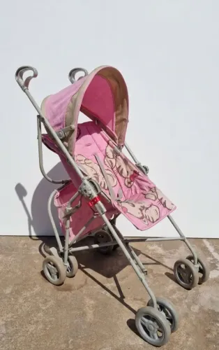 Carrinho de bebê (guarda chuva)