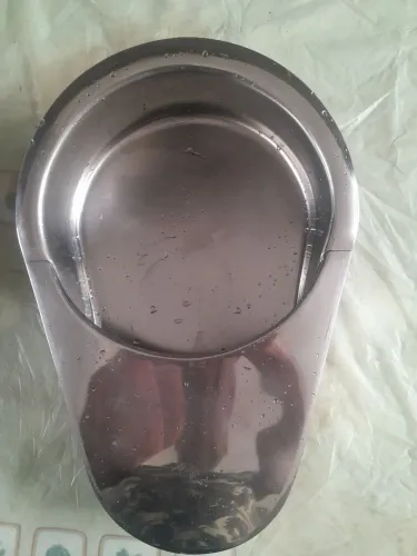 Vendo uma comadre e uma bacia de aço cirúrgico