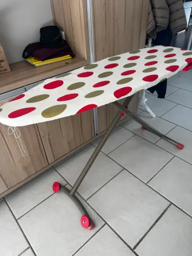Tábua de passar com rodinhas