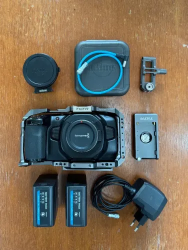 Blackmagic Pocket 4K + Lente Sigma 18-35mm 1.8