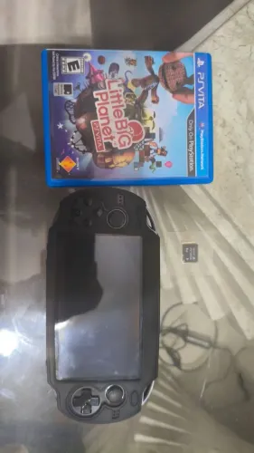 PS Vita OLED PCH-1010 + LittleBigPlanet + cartões 8GB e 4GB