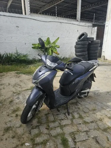 Vendo moto SH Honda