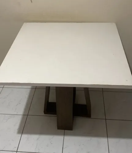 Mesa quadrada