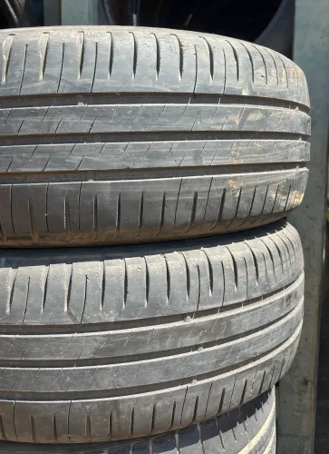 Par de pneus 15 corolla , punto , A3 195/60 R15 Michelin 80% de borracha 