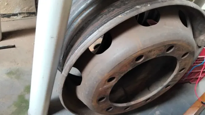 Roda 10 furos 275