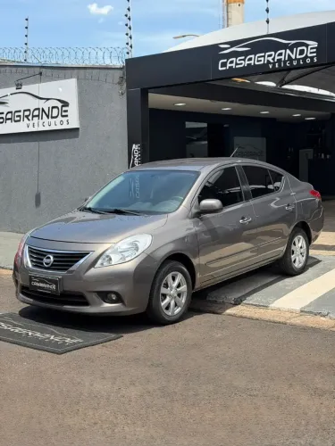 Nissan Versa SL 1.6 16V Flexstart 4P Mec. 2013