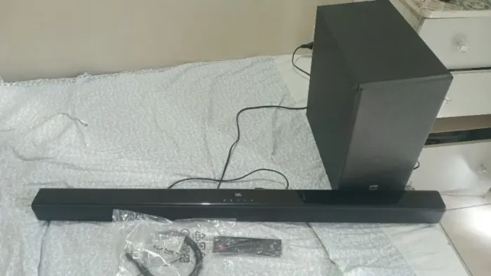 Soundbar JBL cinema sb150 220w Bluetooth + subwoofer sem fio- em perfeito estado