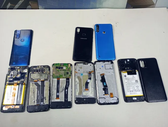 Lote 6 Sucatas De Placas E Carcaças Moto/Samsung/Redmi