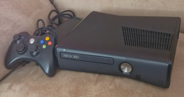 Xbox 360 / 250GB / Jogos (Faço olx pay)