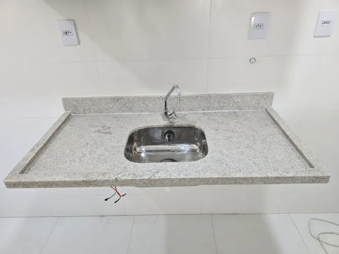 Pia de granito Branco Itaunas