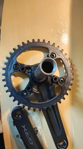 Pedivela Gravel SHIMANO GRX FC-RX600, 175mm, coroa 40T - NOVO