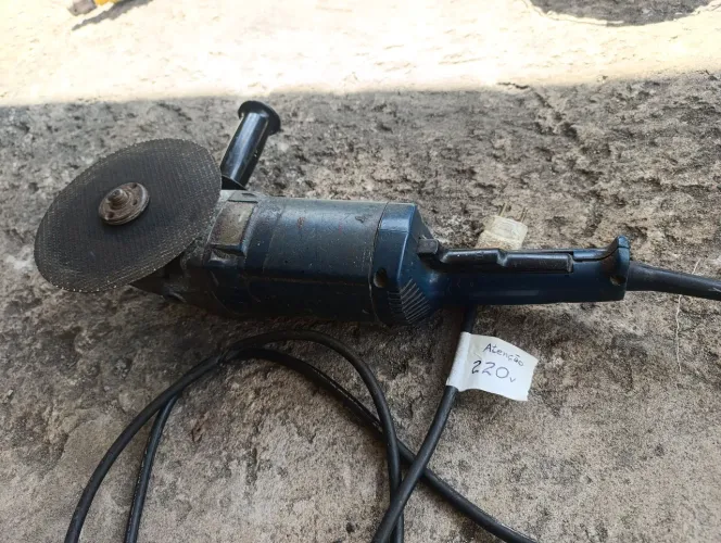 Lixadeira 7" - 220v usada