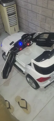vendo mini mercedes eletrica com Bluetooth radio e usb com controle remoto 