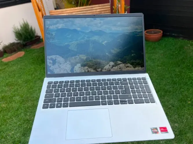 Notebook + capa Dell Inspiron 15 FHD AMD Ryzen 5 8GB RAM 256GB SSD
