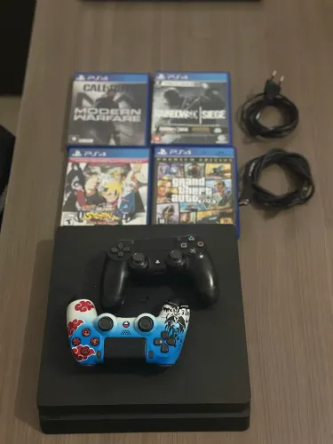 PlayStation 4 01 TB 2 controles
