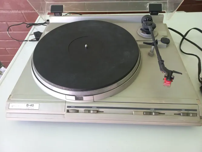 Vendo Toca-discos em perfeito estado Gradiente