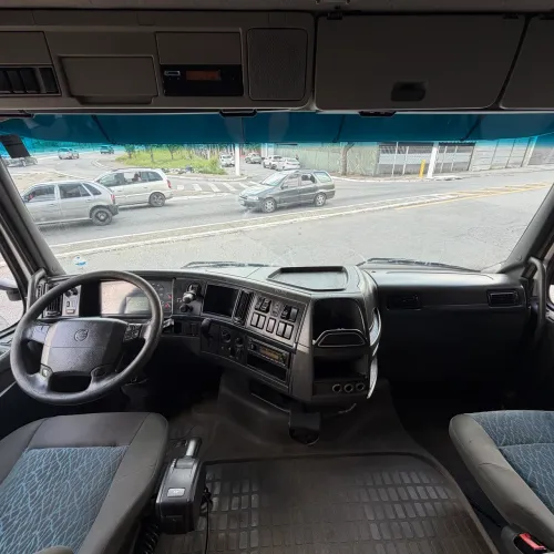 Volvo FH 460 em ótimo estado aceito troca