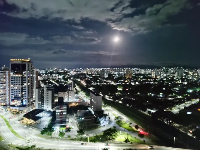 Mobiliado completo, 22 andar vista livre para a cidade e Serra da Mantiqueira 